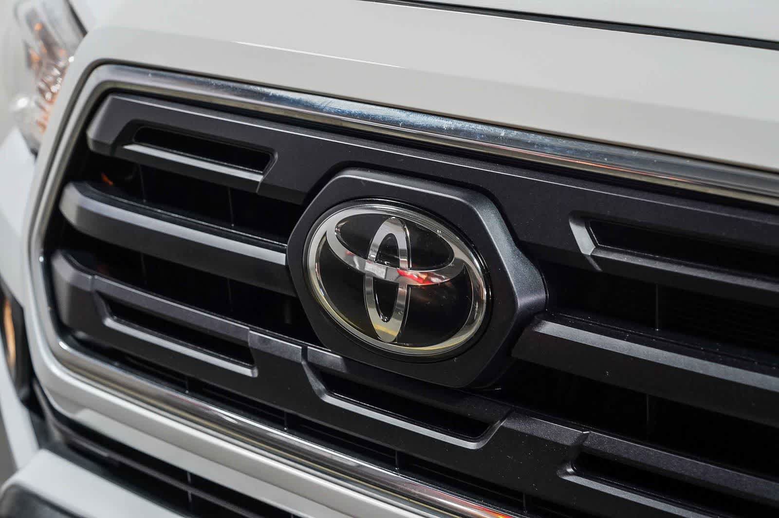 Certified 2019 Toyota Tacoma SR5 RWD image 9
