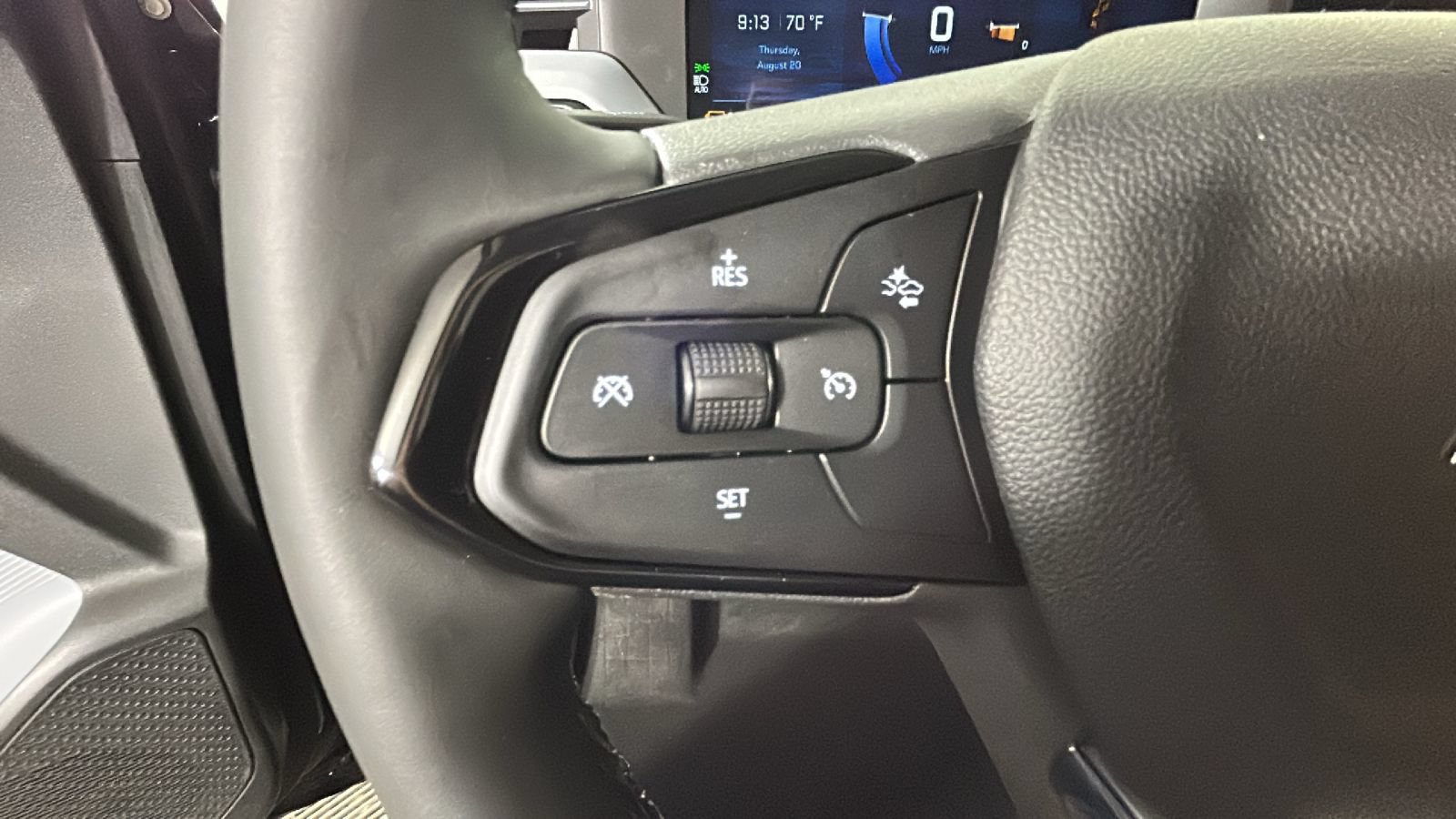 Used 2027 Chevrolet Bolt RS FWD image 17
