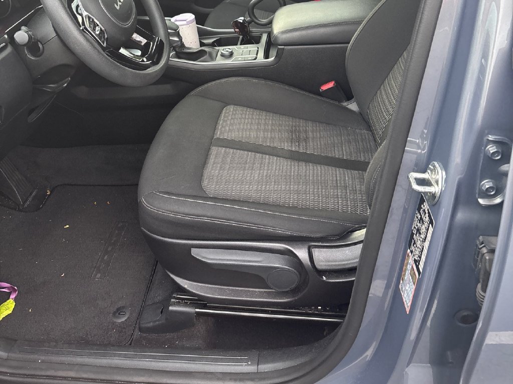 Used 2022 Kia Sorento LX FWD image 5