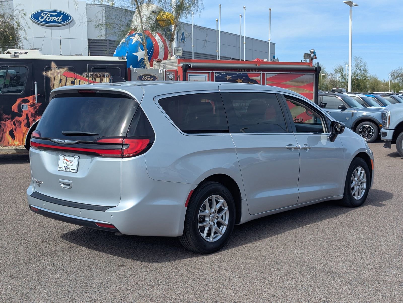 Used 2024 Chrysler Pacifica Touring-L image 29