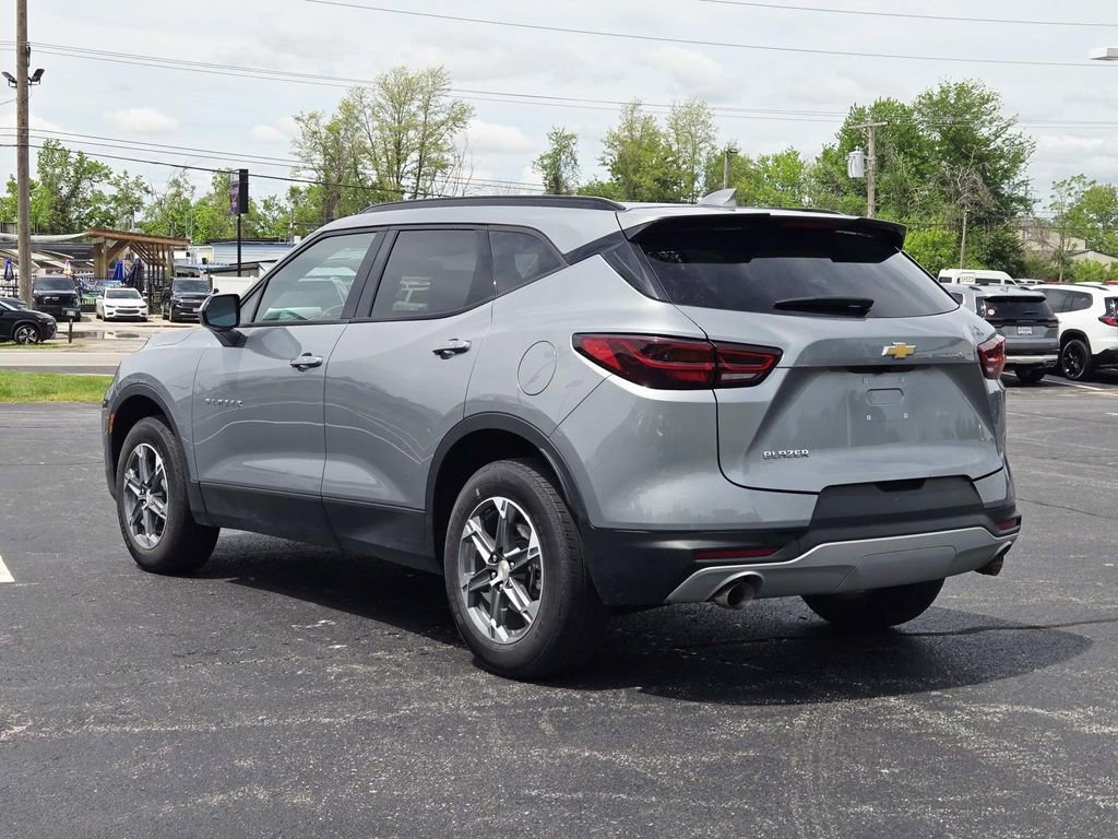 Used 2024 Chevrolet Blazer LT w/ Convenience Package FWD image 5