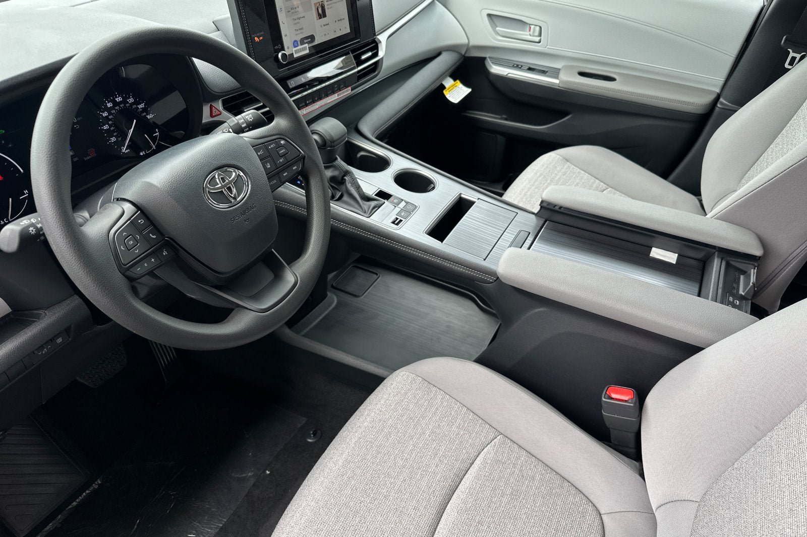 New 2026 Toyota Sienna LE FWD image 11
