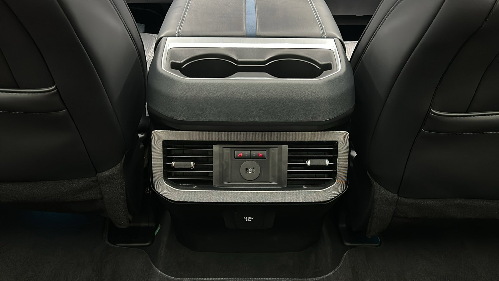 Used 2025 Ford F450 Platinum w/ FX4 Off-Road Package image 40