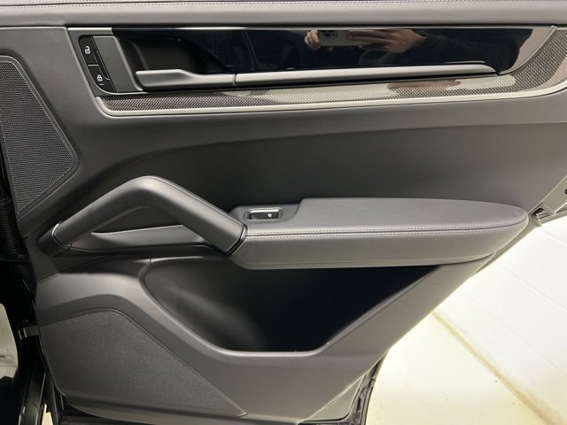 Used 2024 Porsche Cayenne Coupe image 61