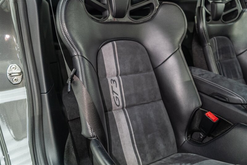 Used 2018 Porsche 911 GT3 RWD image 48