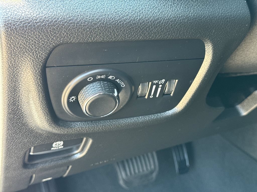 Certified 2024 Jeep Grand Cherokee Altitude AWD/4WD image 27
