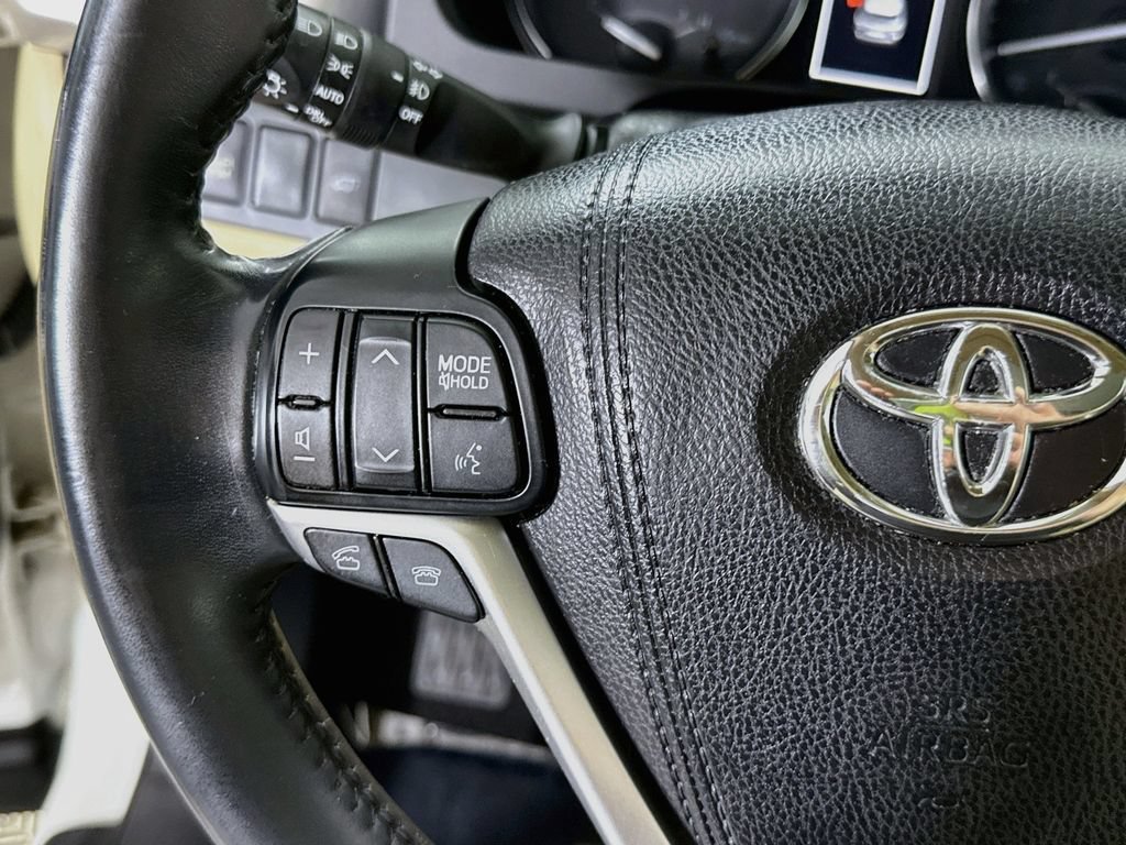 Used 2016 Toyota Highlander Limited AWD/4WD image 23