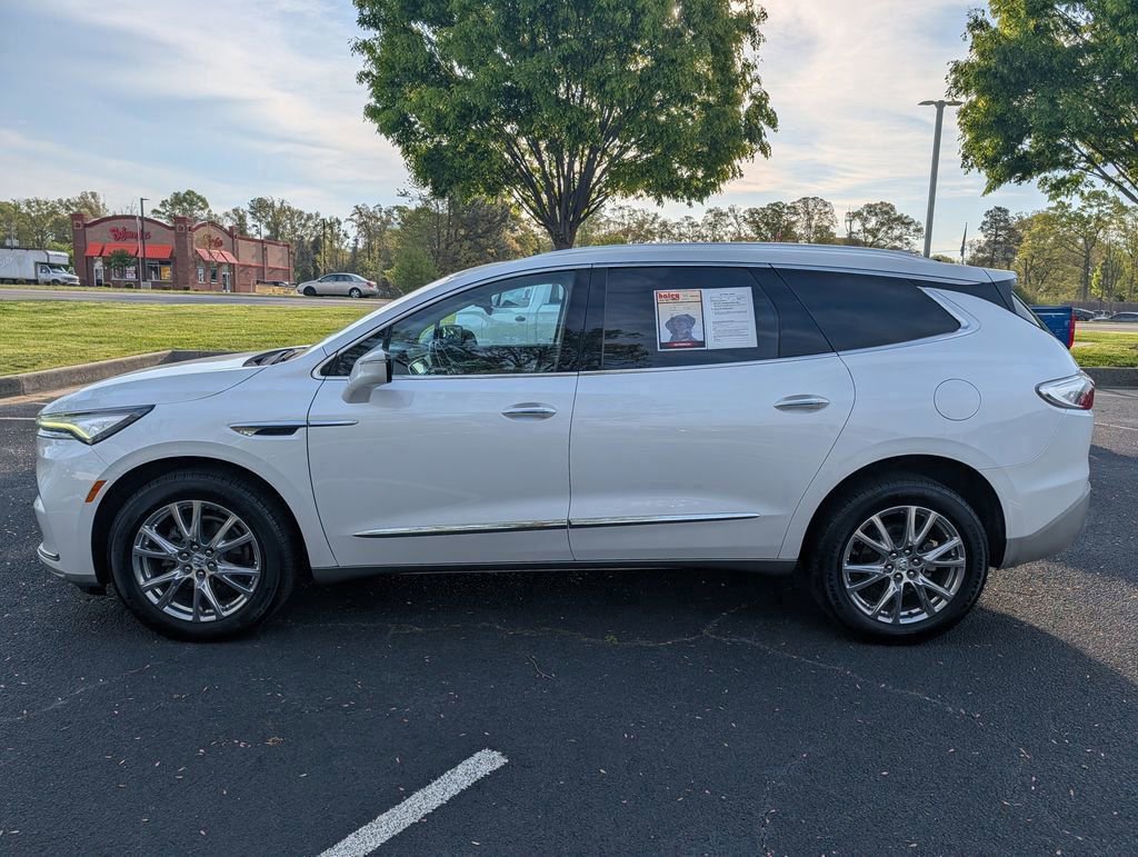 Used 2023 Buick Enclave Essence w/ Experience Buick Package image 5