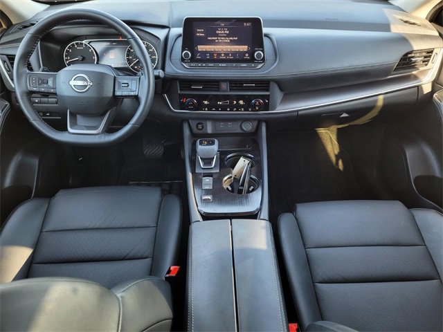 Used 2025 Nissan Rogue SV w/ SV Premium Package image 19