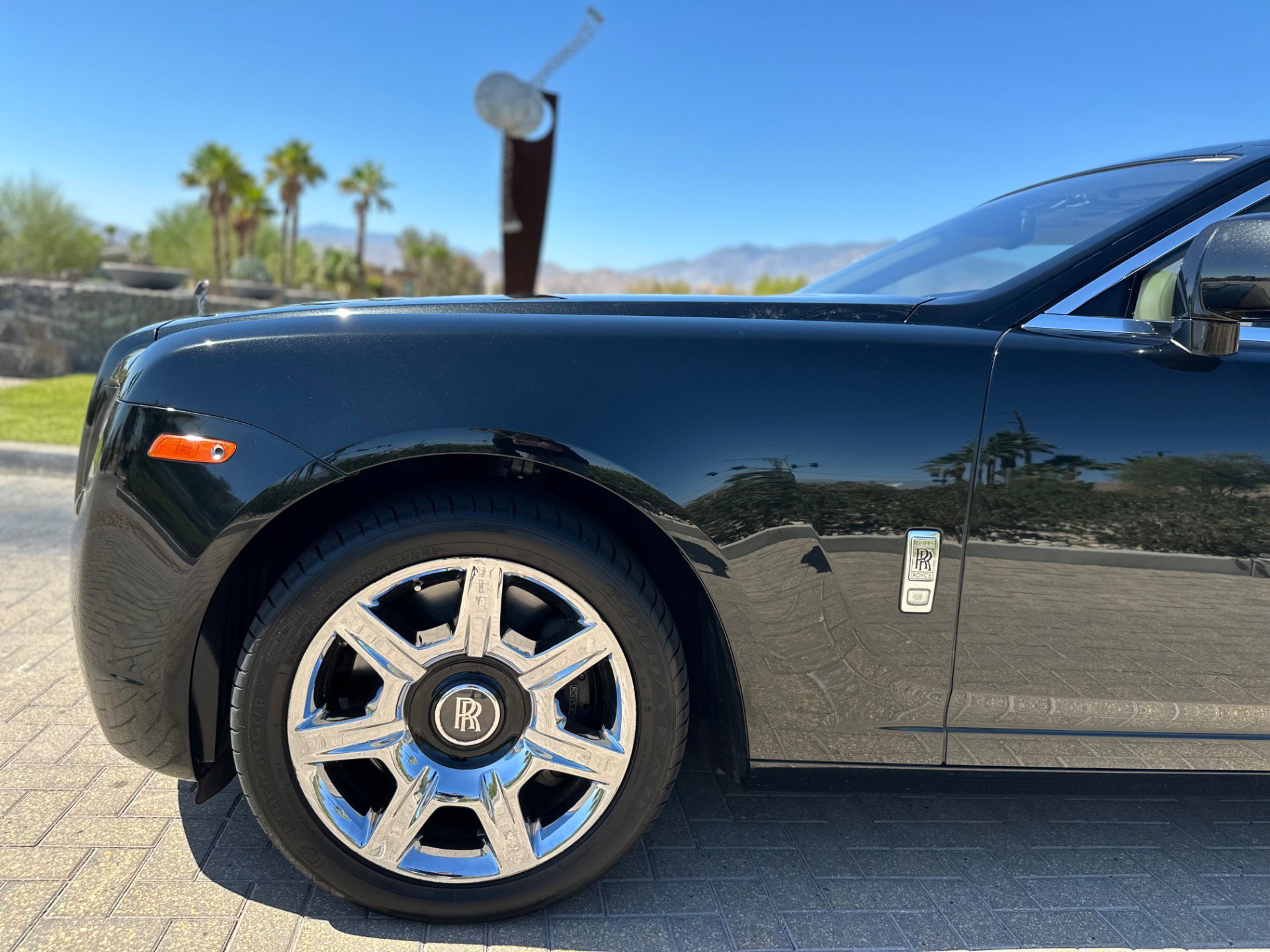 Used 2011 Rolls-Royce Ghost image 26