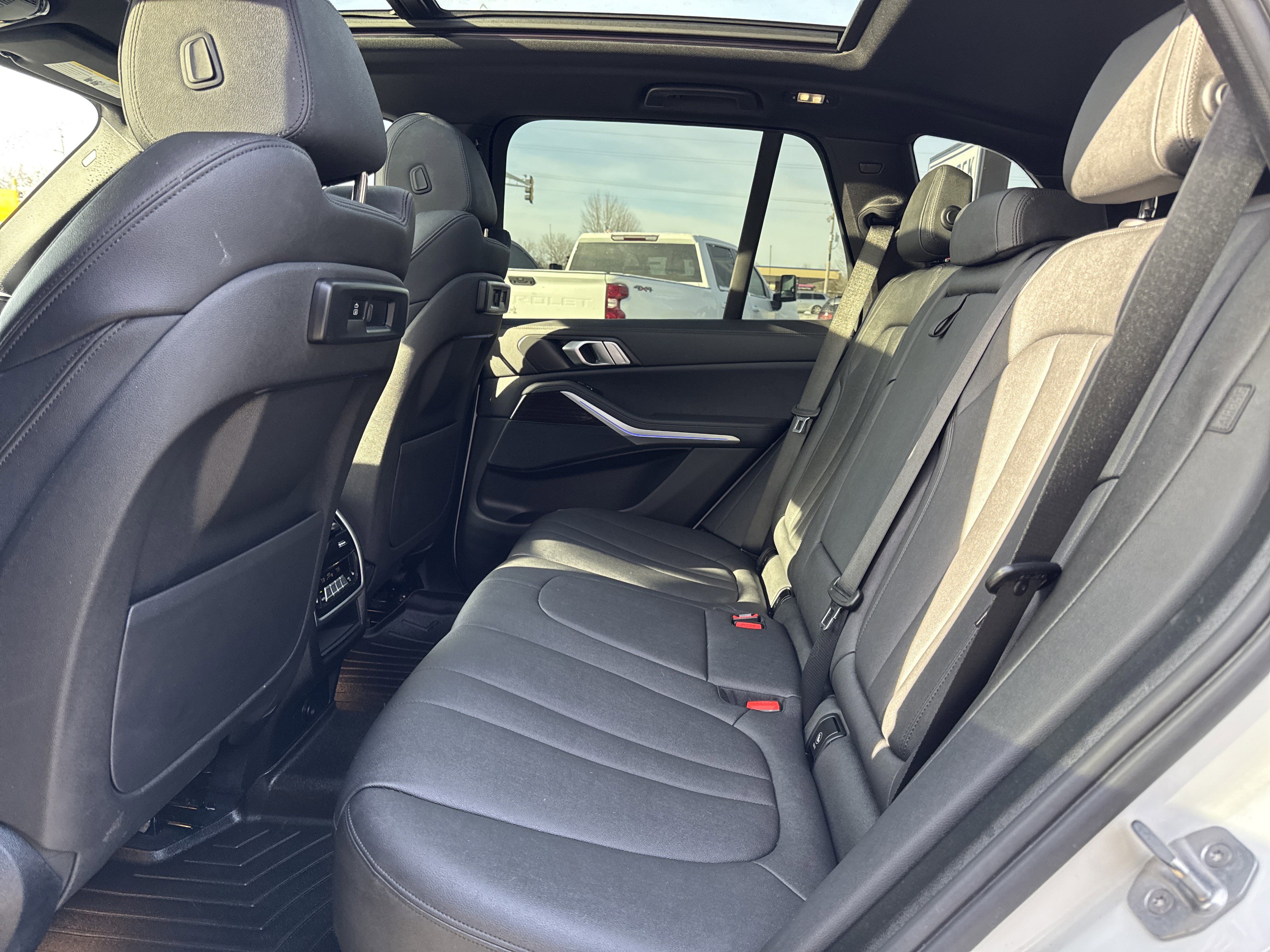 Used 2020 BMW X5 xDrive40i w/ Premium Package AWD/4WD image 34