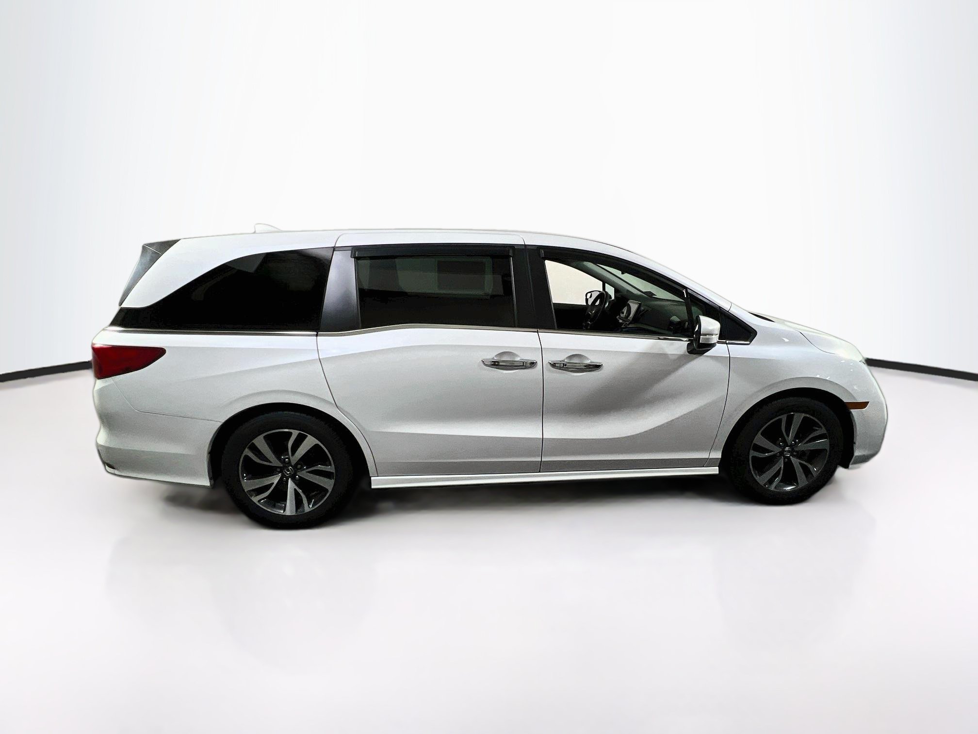 Used 2021 Honda Odyssey Touring image 4