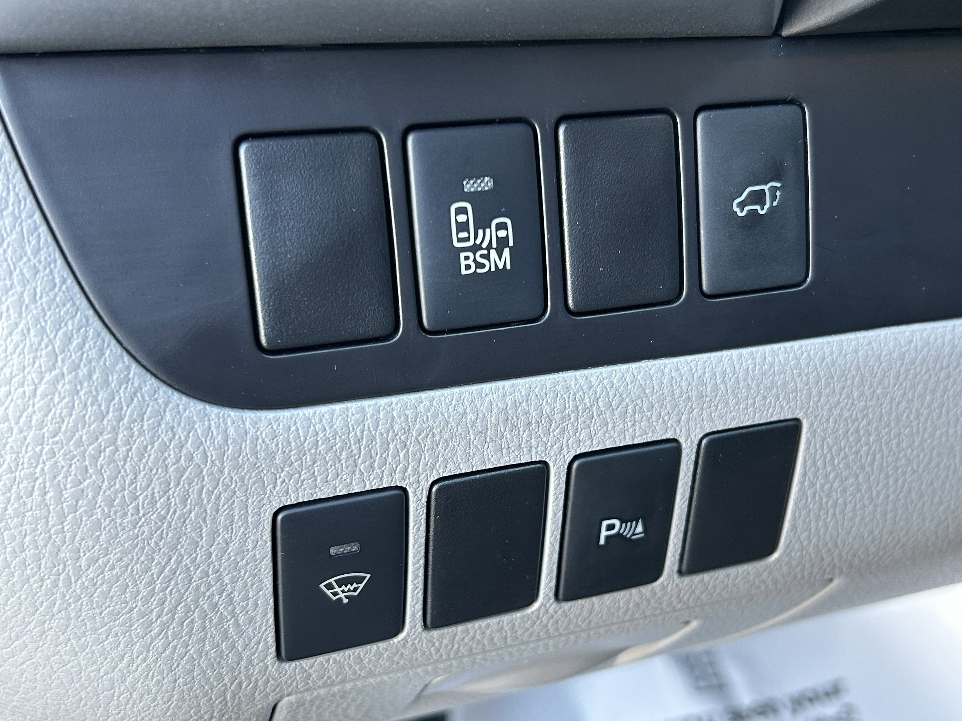 Used 2015 Toyota Highlander Limited image 16