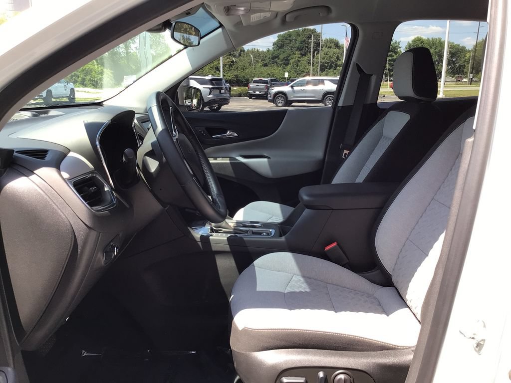 Used 2023 Chevrolet Equinox LT FWD image 23
