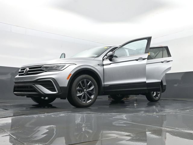 Used 2022 Volkswagen Tiguan SE image 33