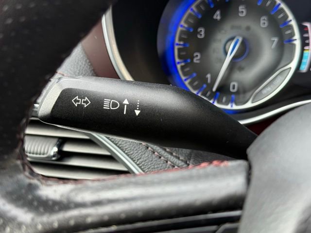 Used 2020 Chrysler Pacifica Limited FWD image 47