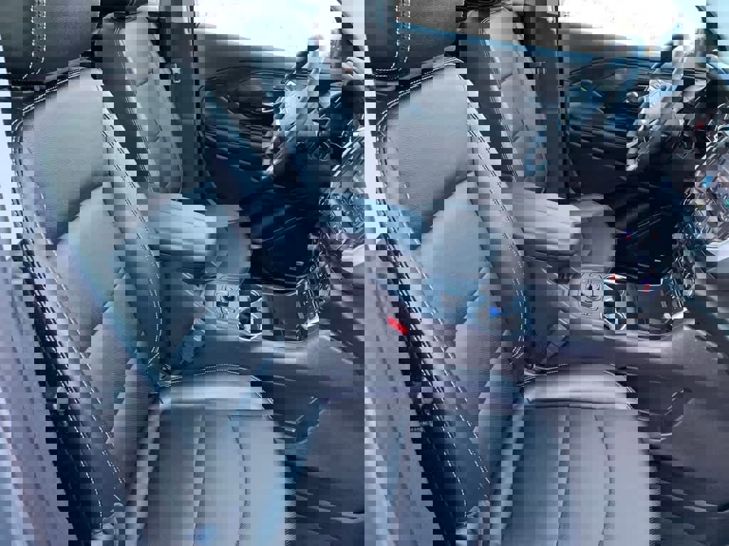 Used 2024 GMC Terrain SLT w/ Infotainment Package II image 11