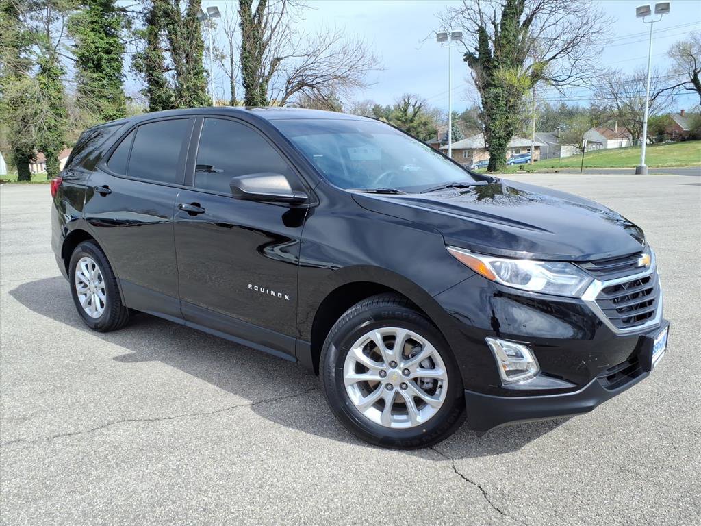 Used 2021 Chevrolet Equinox LS w/ LS Convenience Package image 2