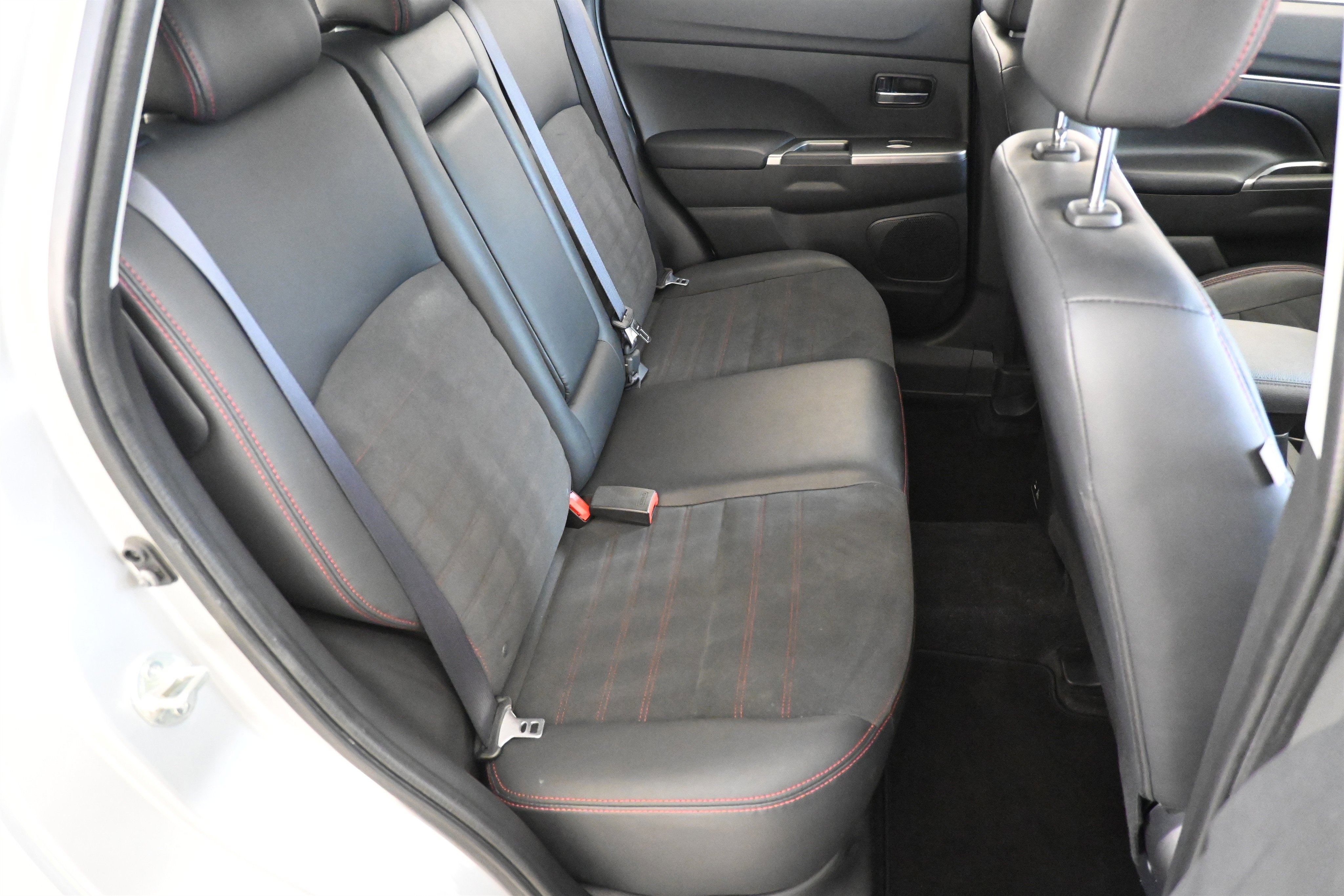 Used 2023 Mitsubishi Outlander Sport SE image 19