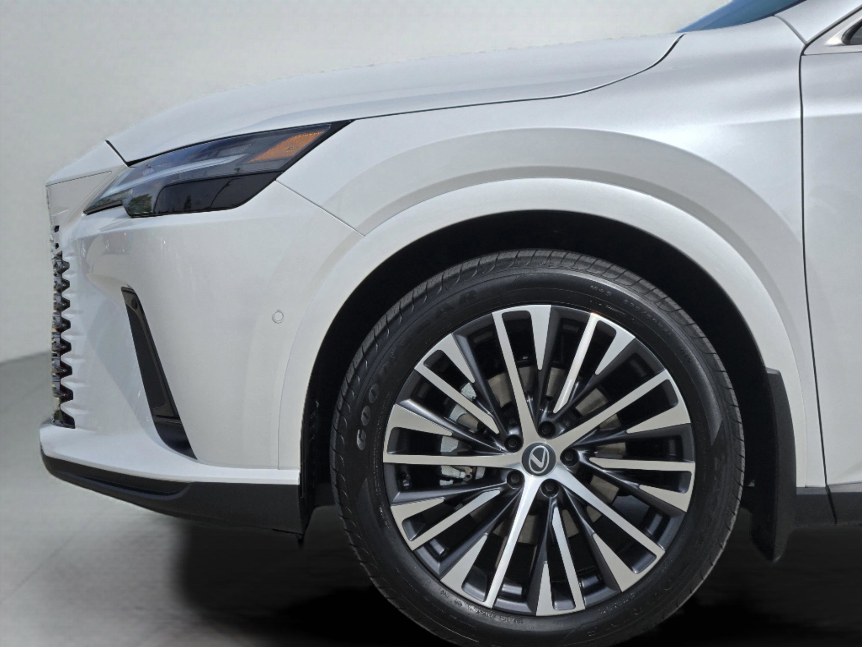 Used 2026 Lexus RX 350 w/ Convenience Package image 37