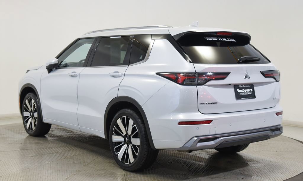 Used 2025 Mitsubishi Outlander SEL AWD/4WD image 12
