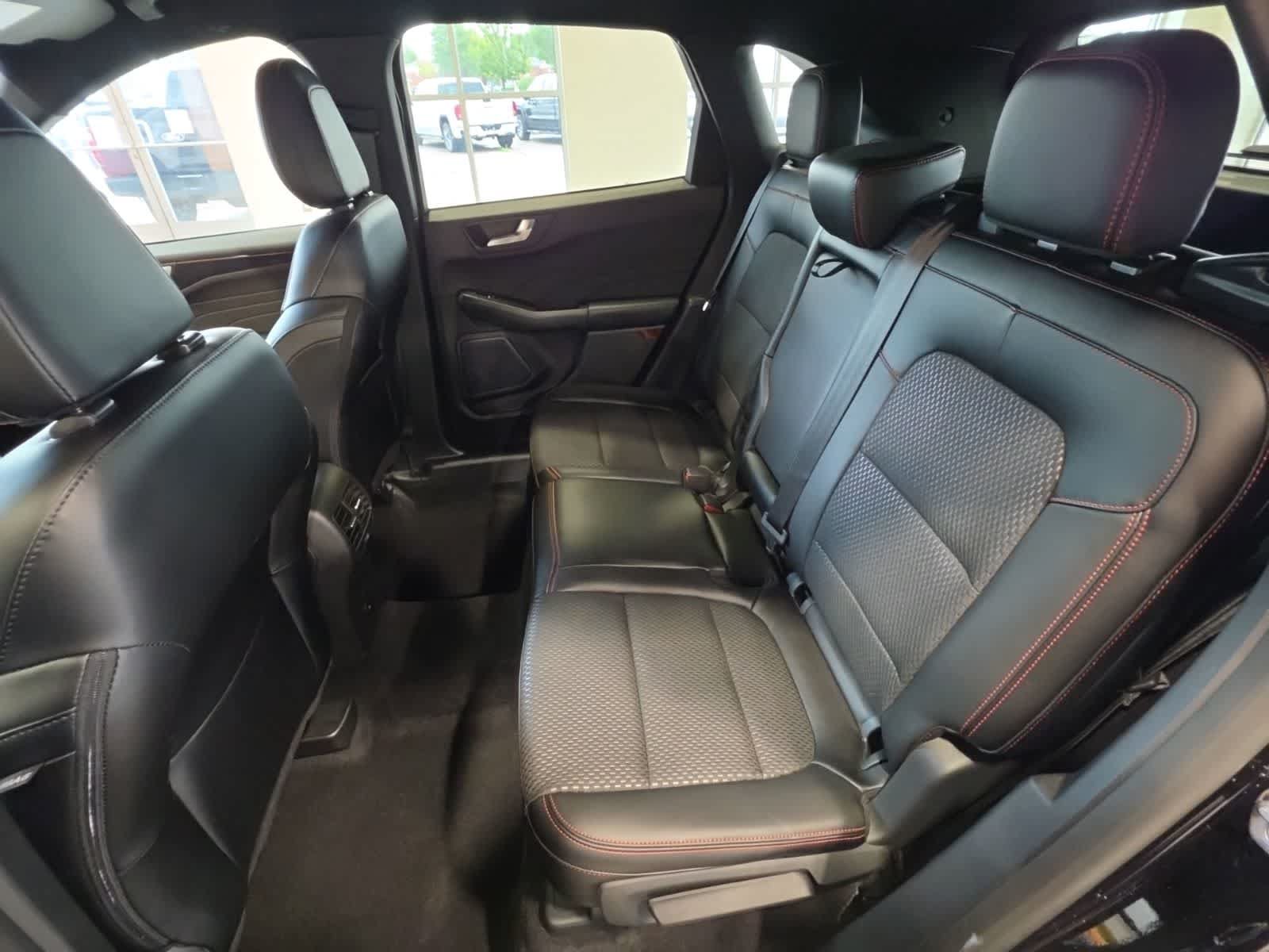 Used 2024 Ford Escape ST-Line Select w/ Tech Pack #1 AWD/4WD image 32