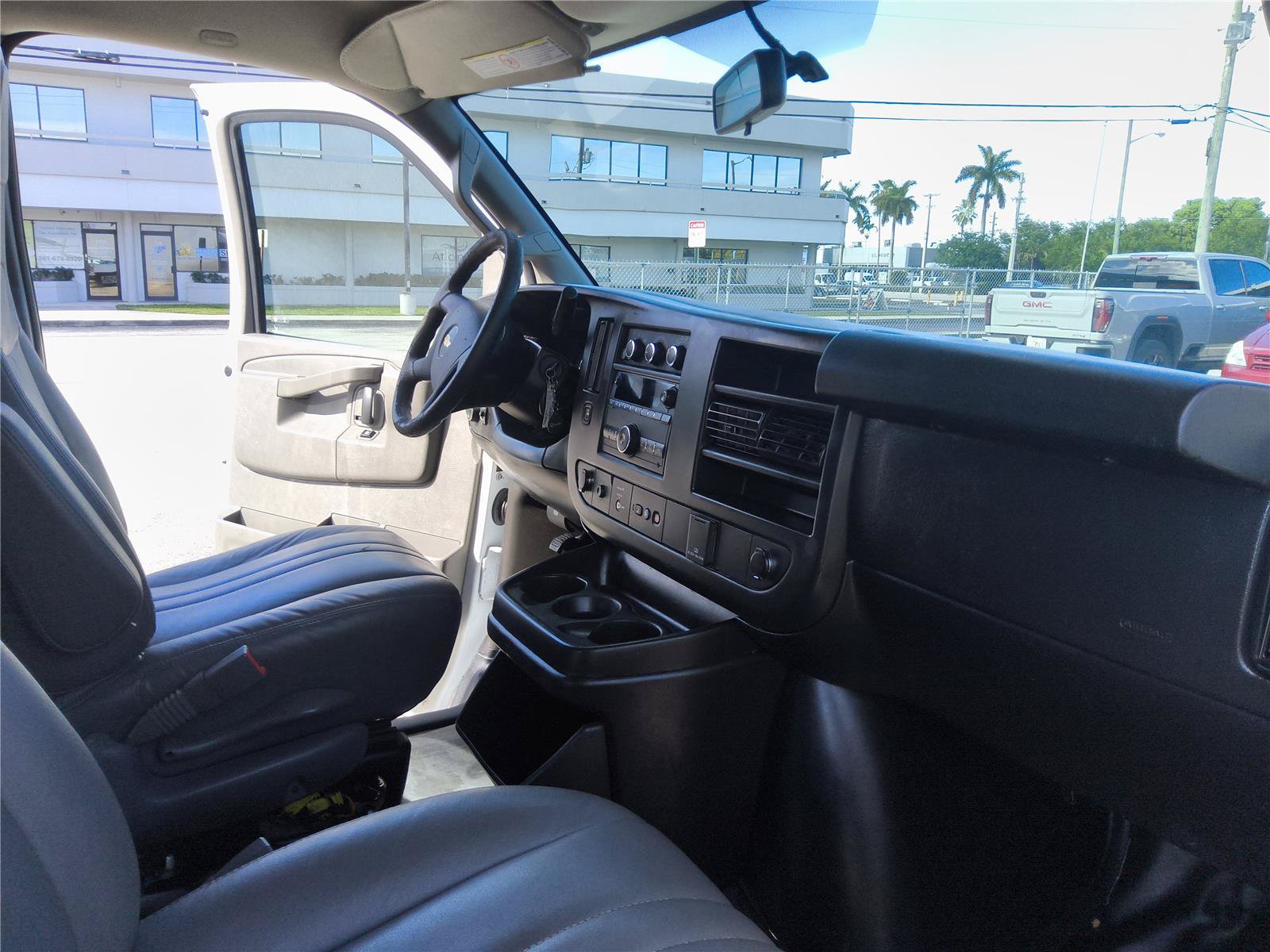 Used 2020 Chevrolet Express 2500 Extended w/ Driver Convenience Package RWD image 20