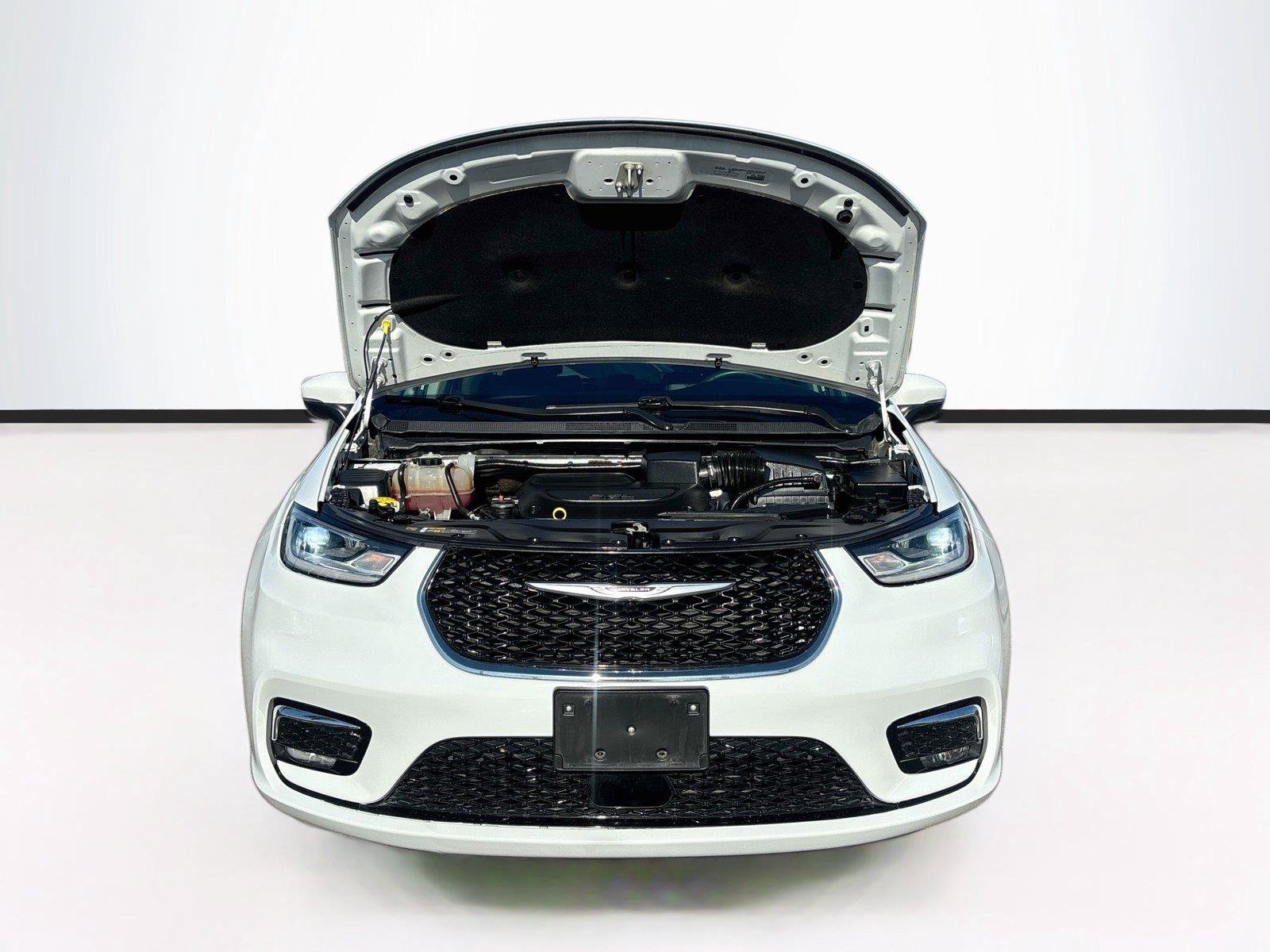 Used 2023 Chrysler Pacifica Touring-L FWD image 33