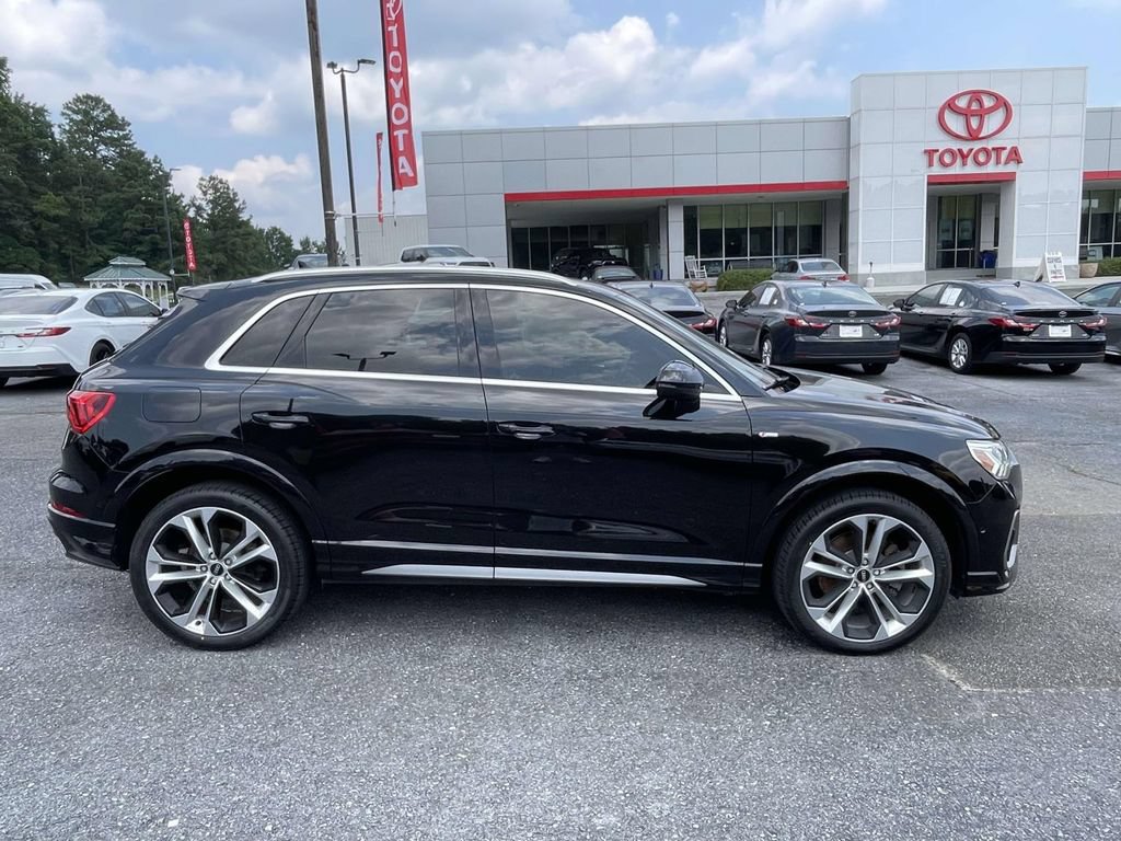 Used 2021 Audi Q3 2.0T Premium Plus w/ Premium Plus Package AWD/4WD image 2