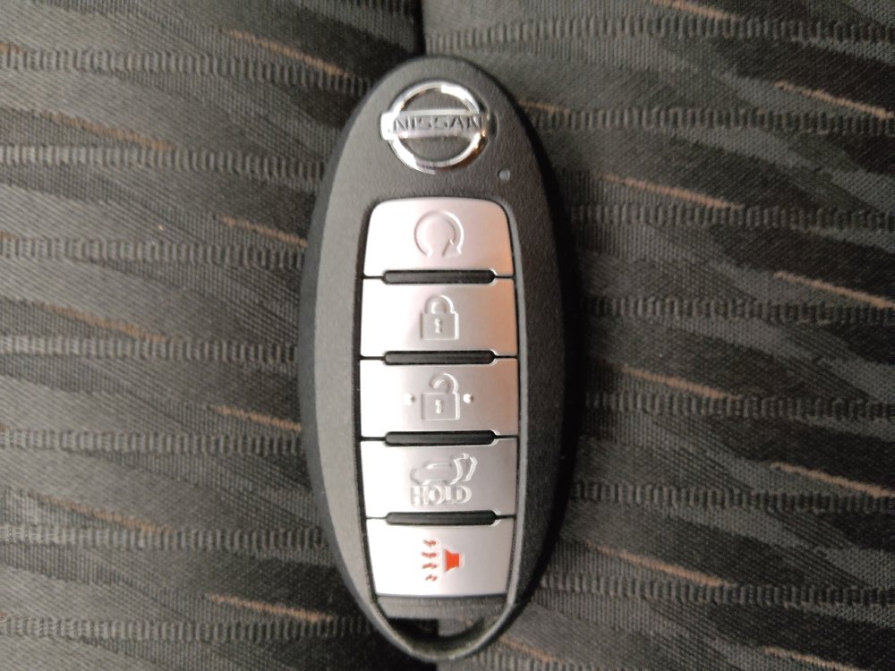 Used 2019 Nissan Rogue SV image 32