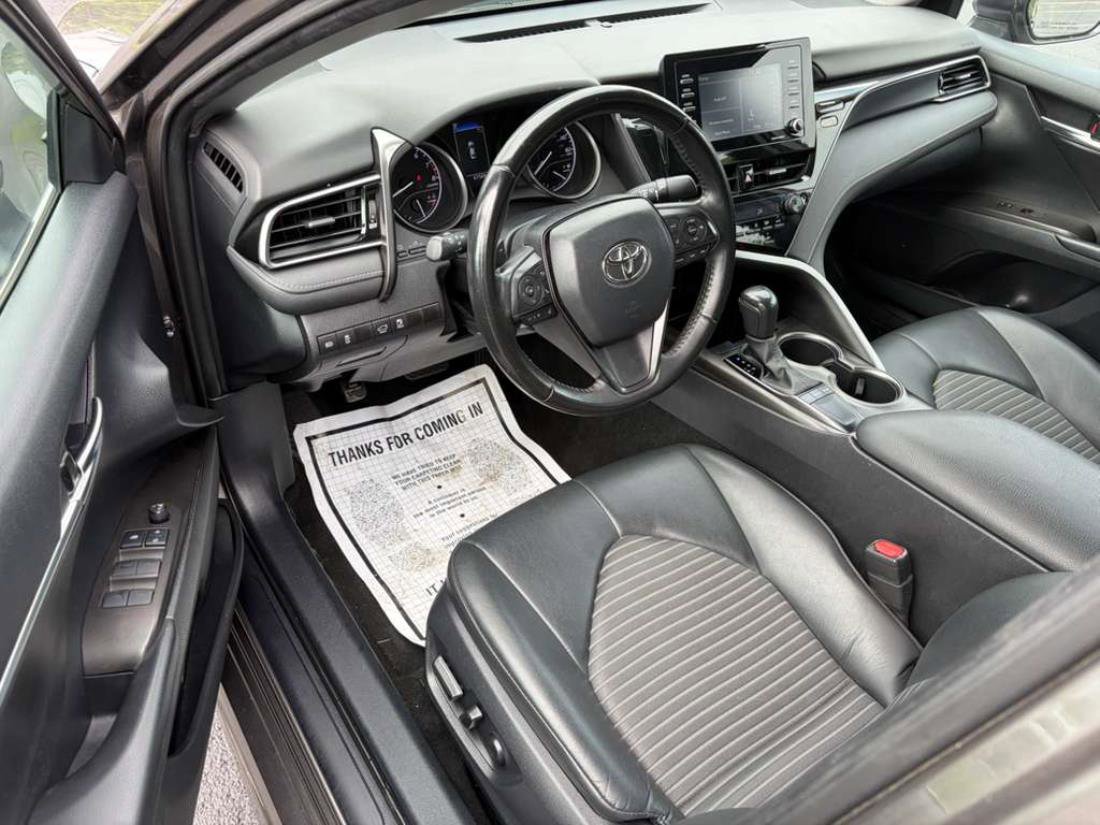 Used 2023 Toyota Camry SE image 9