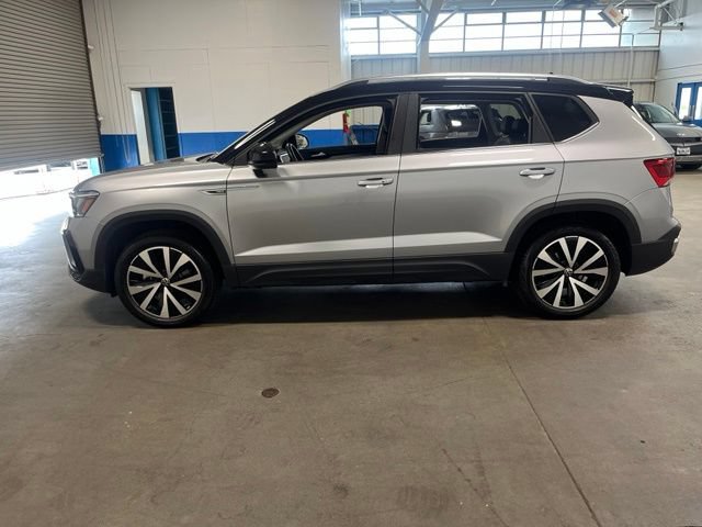 Used 2023 Volkswagen Taos SE AWD/4WD image 6