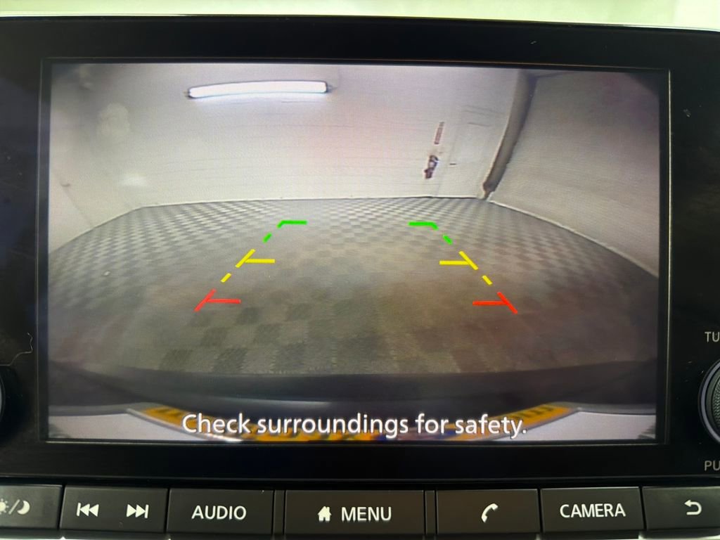 Used 2023 Nissan Rogue S image 26