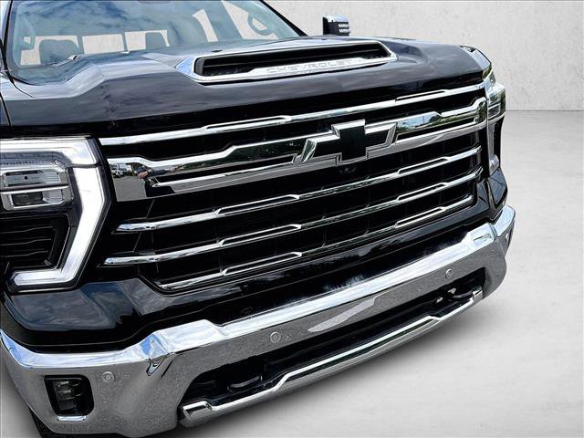 Used 2024 Chevrolet Silverado 2500 LTZ w/ LTZ Plus Package image 27