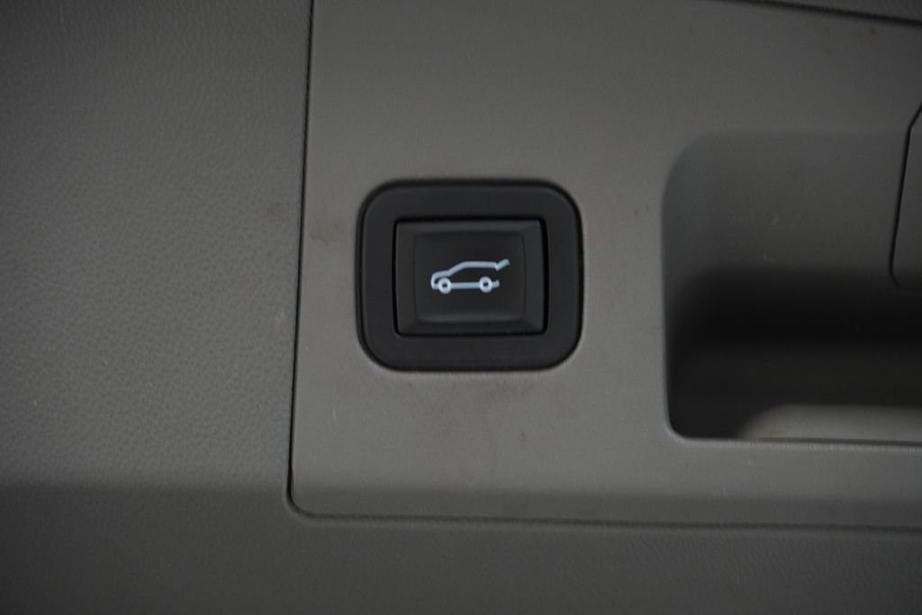 Used 2017 Cadillac XT5 Premium Luxury w/ Advanced Security Package AWD/4WD image 11