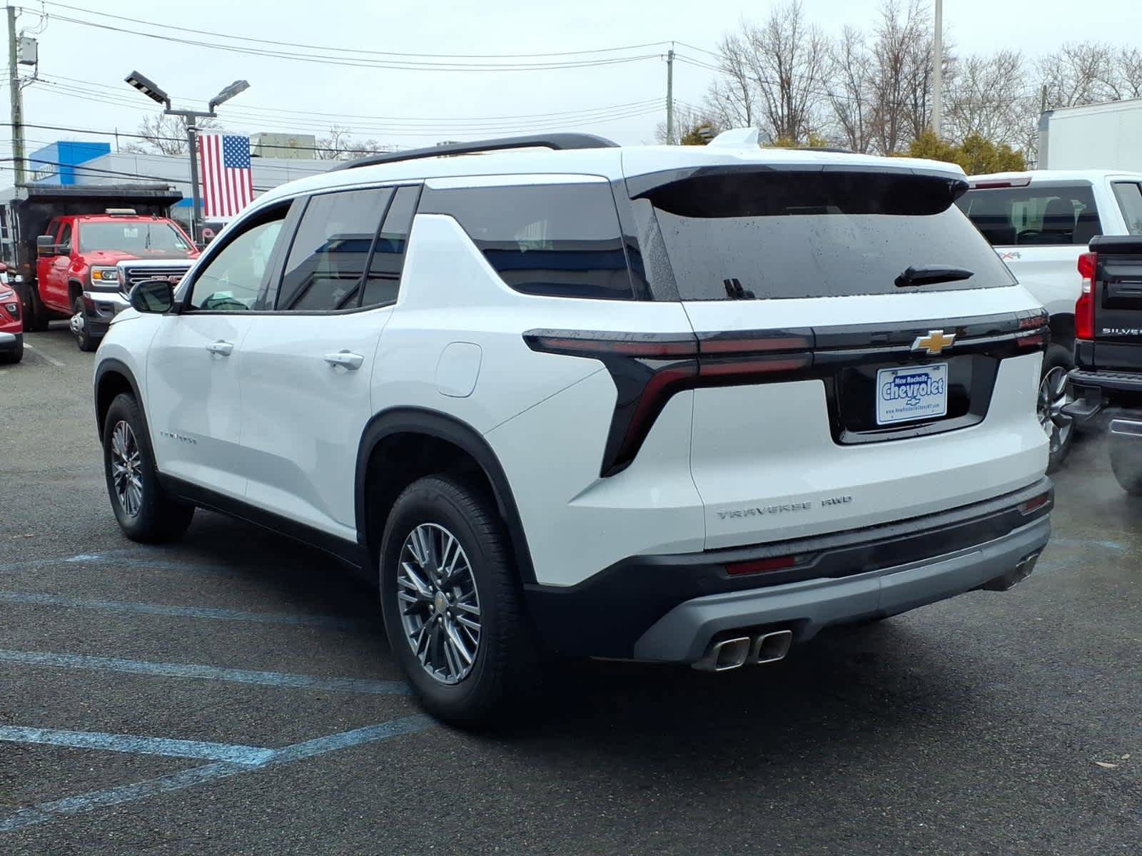 Used 2026 Chevrolet Traverse LT AWD/4WD image 4