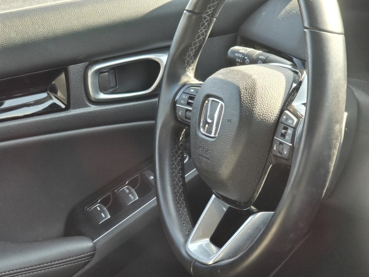 Used 2023 Honda Civic Touring image 15