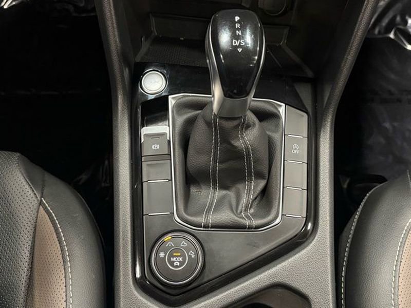 Used 2022 Volkswagen Taos SEL image 31