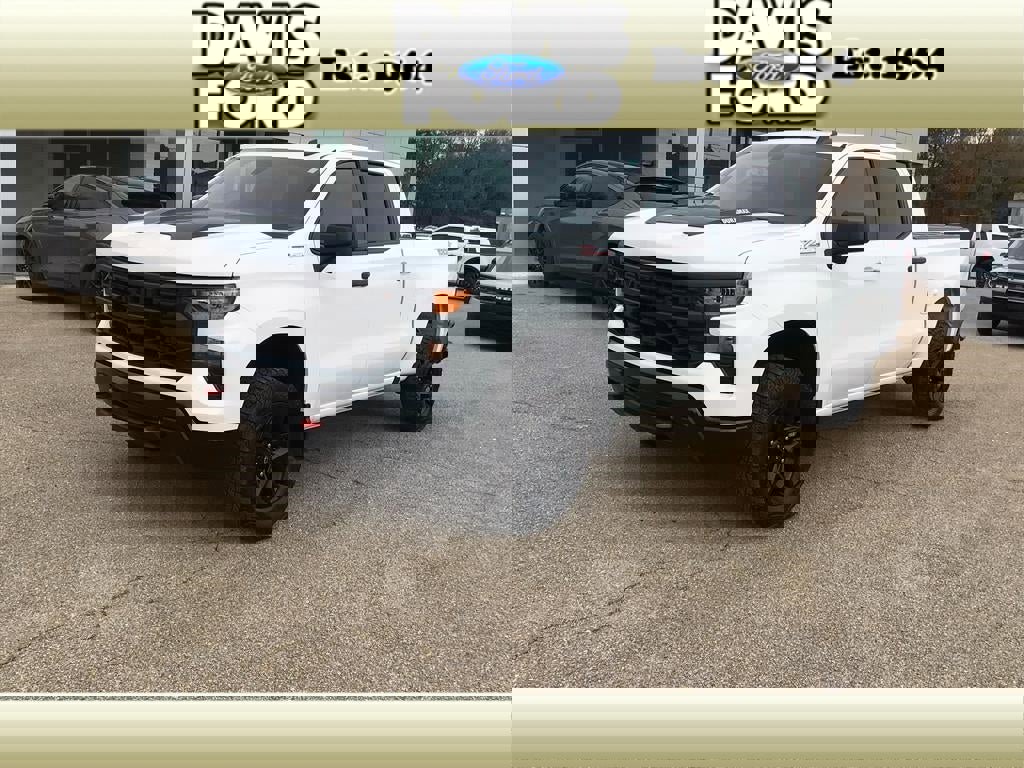 Used 2023 Chevrolet Silverado 1500 Custom Trail Boss image 4