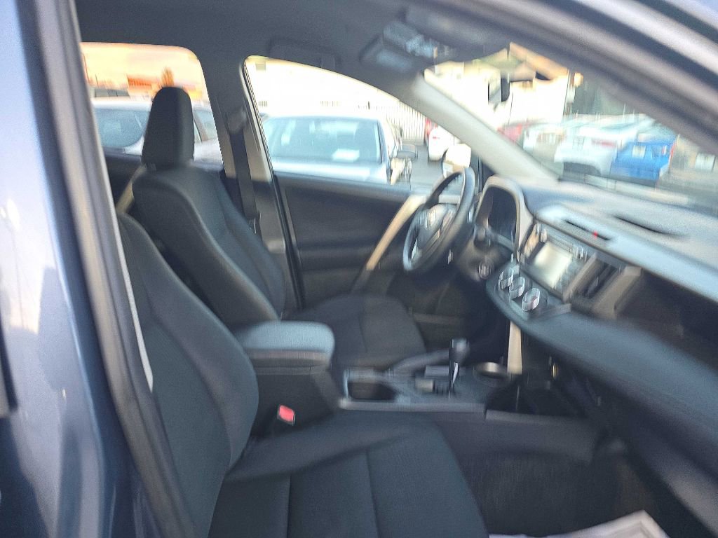 Used 2014 Toyota RAV4 LE image 18