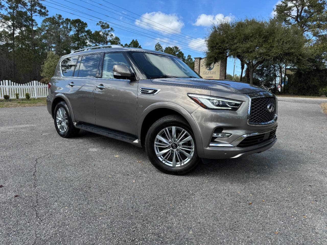 Used 2019 INFINITI QX80 Luxe image 8