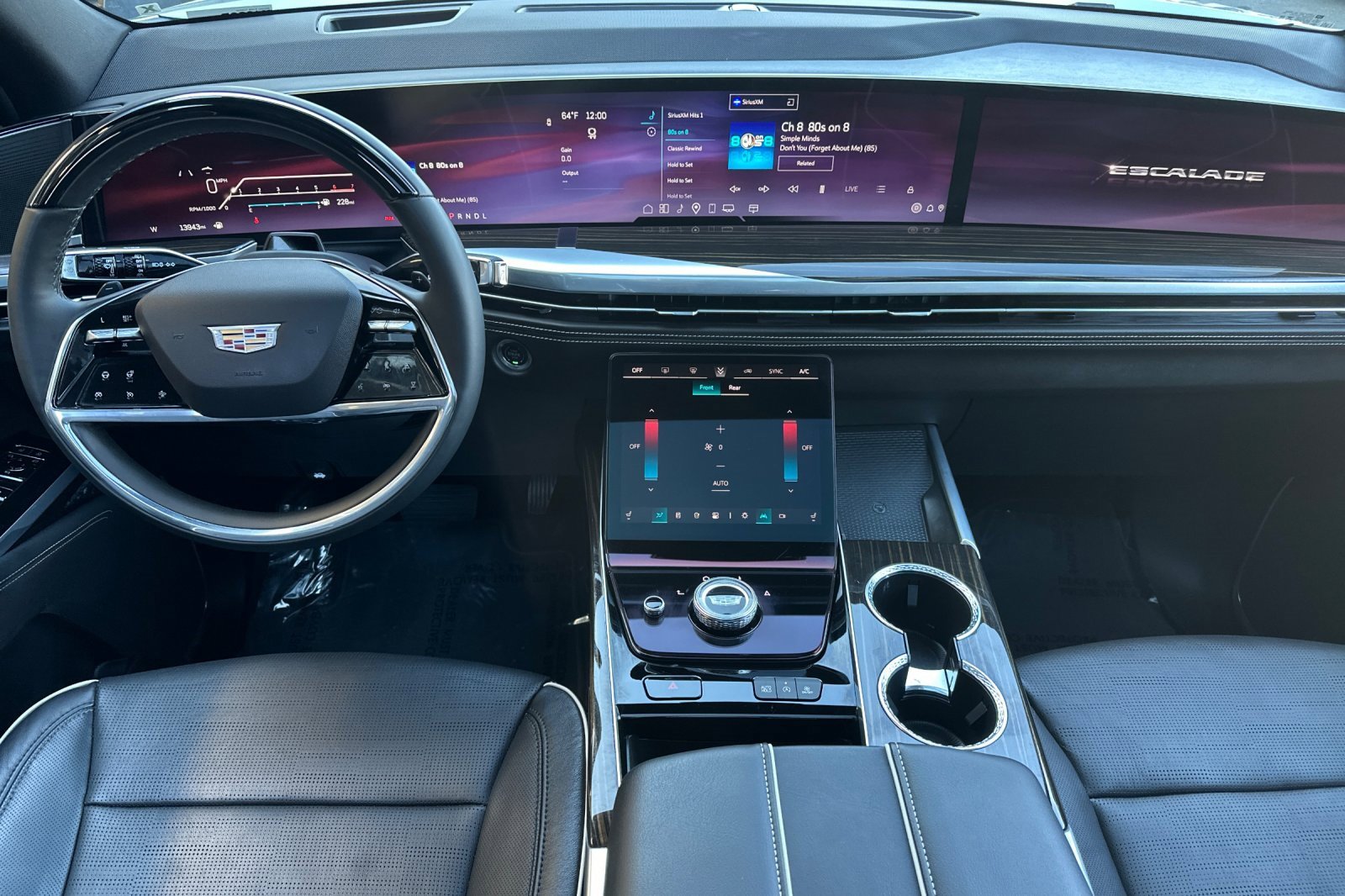 Used 2025 Cadillac Escalade Premium Luxury image 14