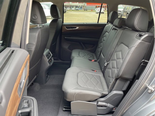New 2025 Volkswagen Atlas SE image 10