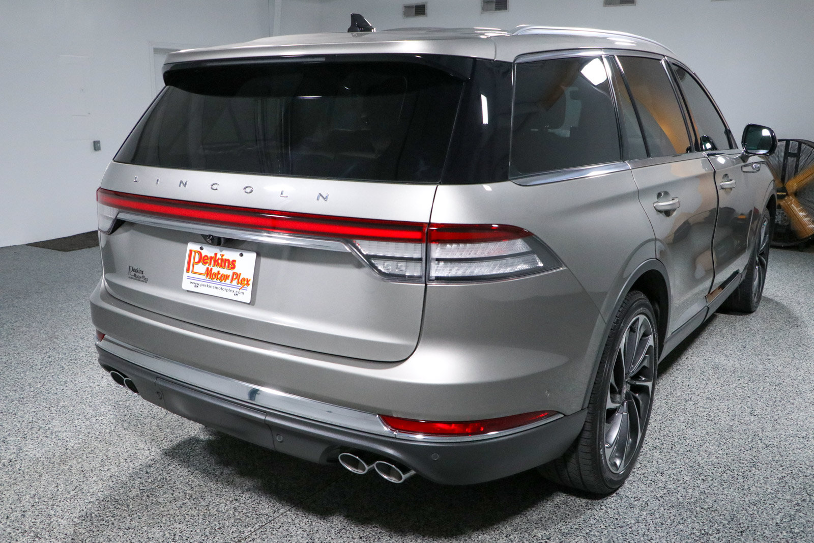 Used 2023 Lincoln Aviator Reserve w/ Equipment Group 201A AWD/4WD image 7
