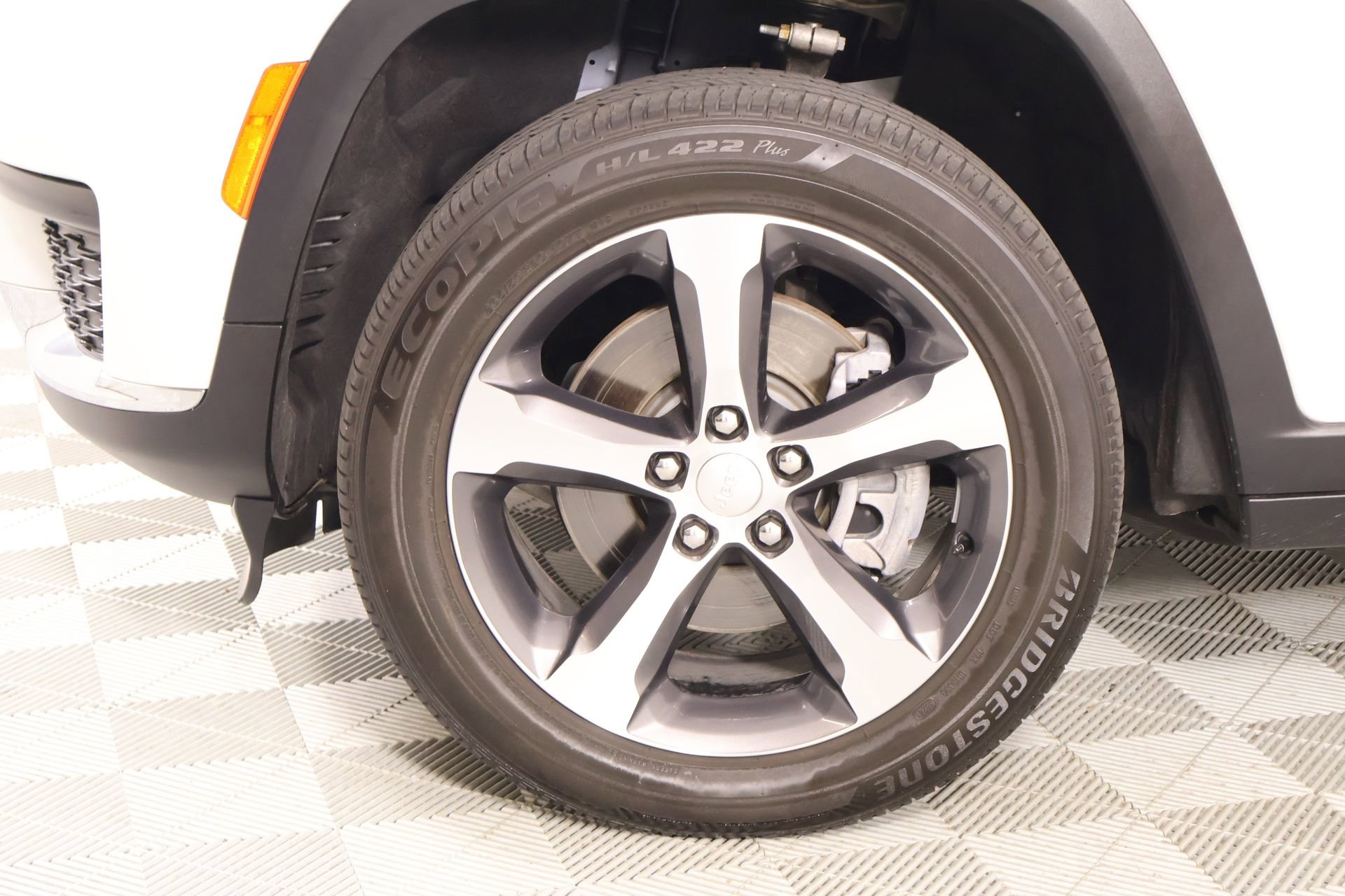 Used 2025 Jeep Grand Cherokee L Laredo RWD image 18