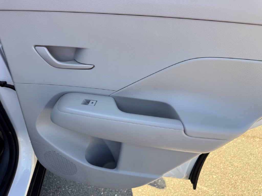 Certified 2025 Hyundai Kona SEL FWD image 14