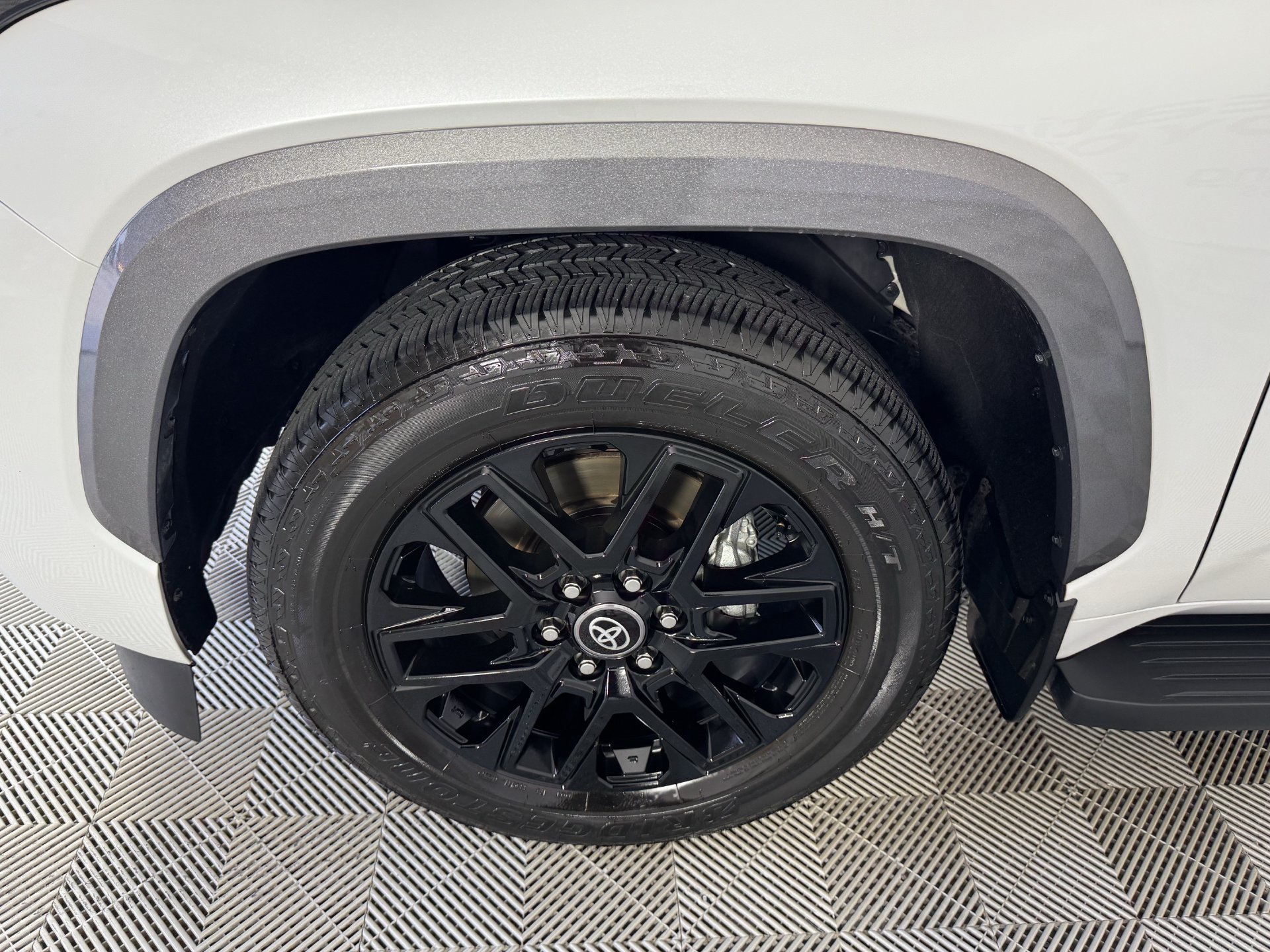 Certified 2025 Toyota Sequoia Limited AWD/4WD image 32