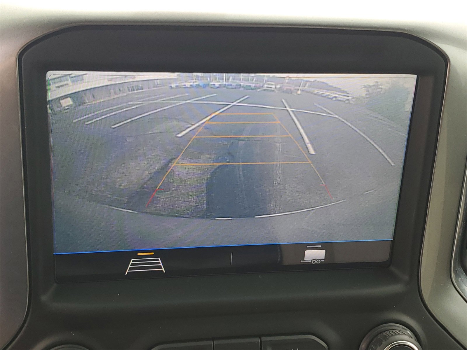 Used 2020 Chevrolet Silverado 1500 LT w/ All-Star Edition image 17