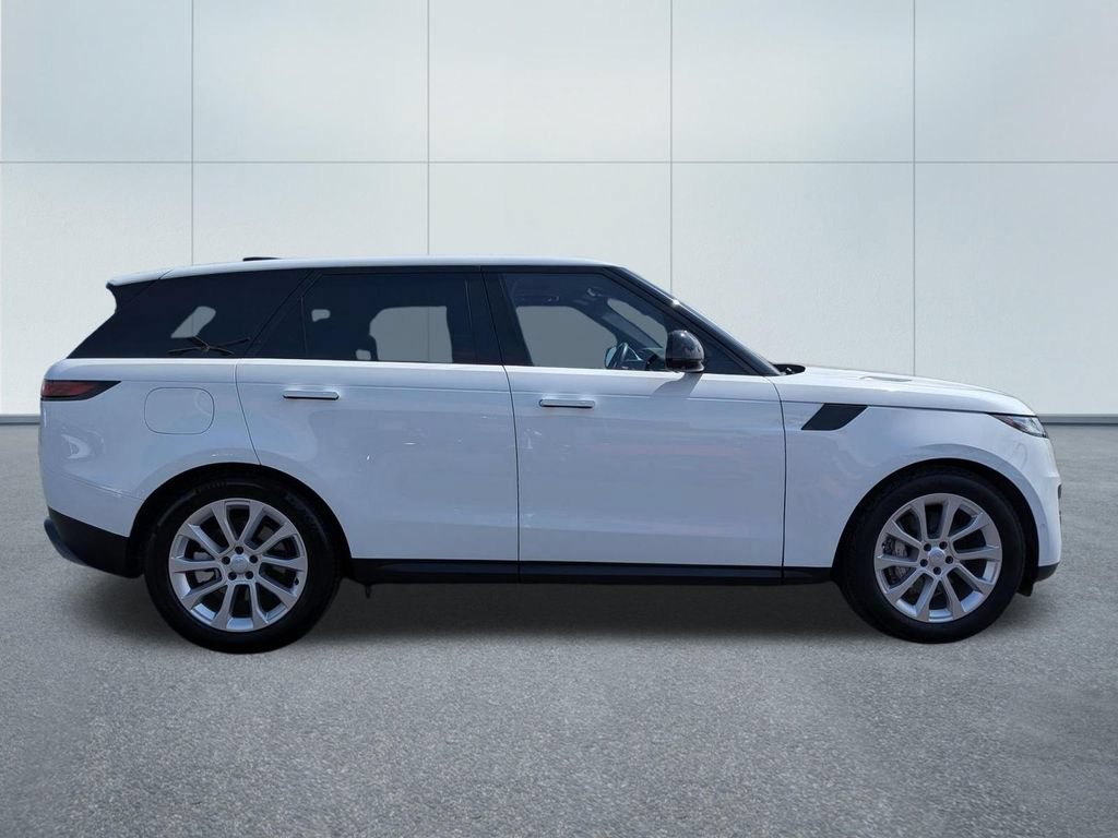 Used 2025 Land Rover Range Rover Sport SE AWD/4WD image 7