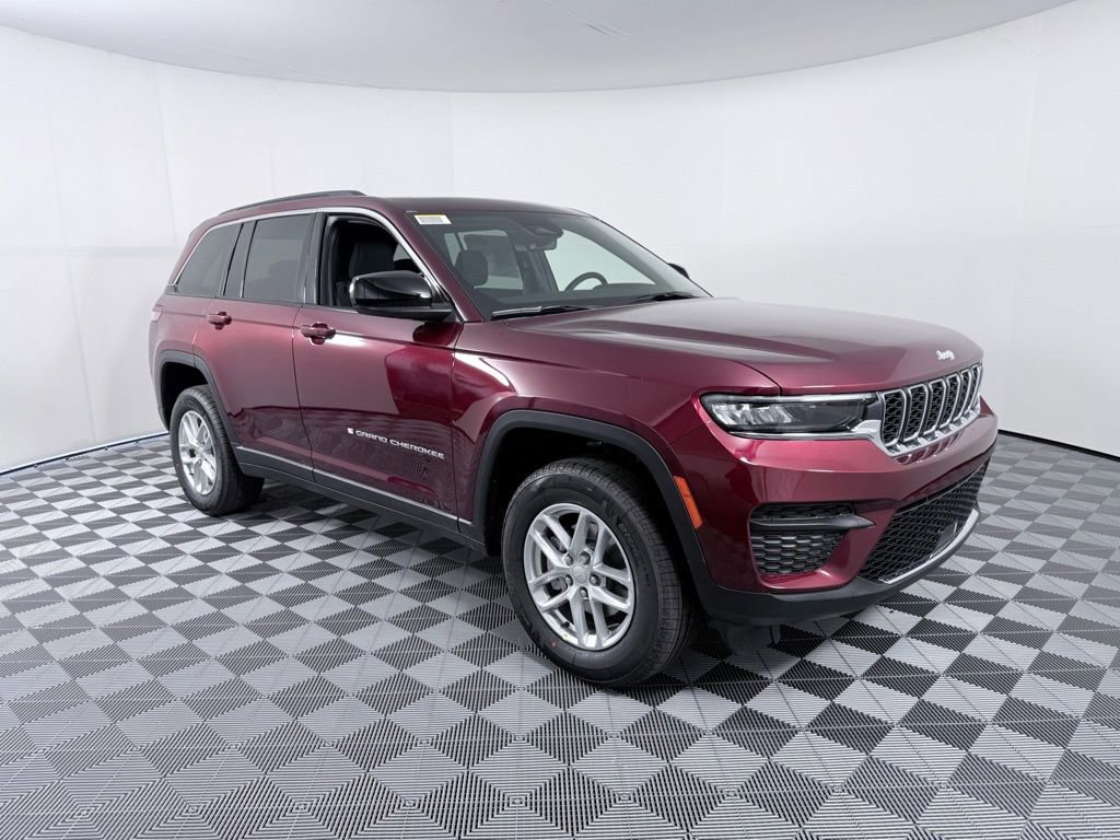 New 2026 Jeep Grand Cherokee Laredo image 2